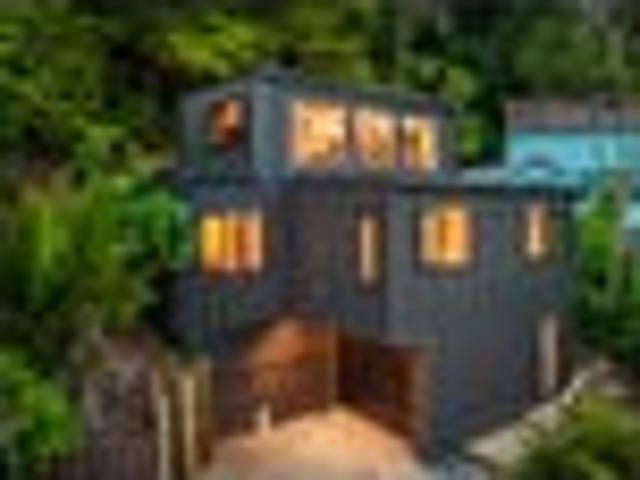 House for sale in Oratia