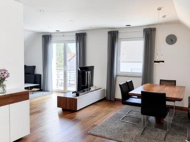Dachgeschosswohnung kaufen in Holzleiten, Geisenfeld