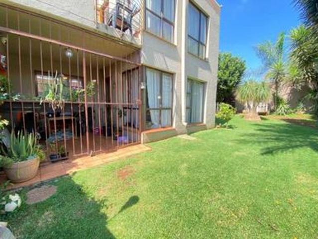 Townhouse for sale in Vosloorus, Gauteng