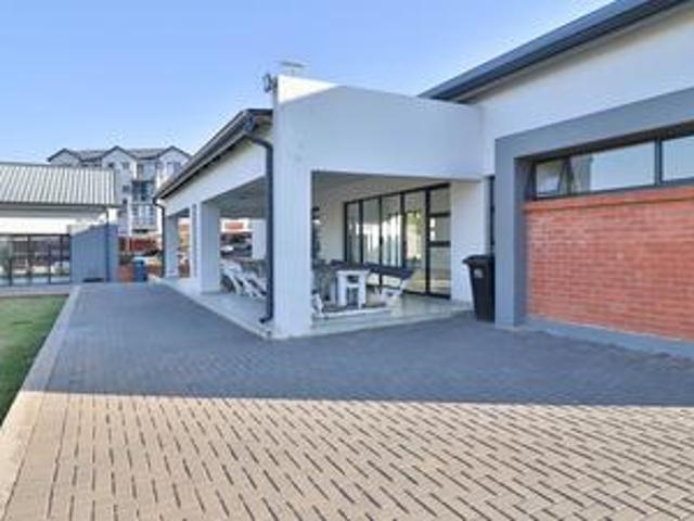 Apartment for sale in Waterkloof, Gauteng