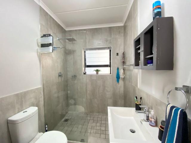 Apartment for sale in Cape Town, Northern Suburbs