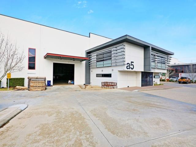 Warehouse for rent in Bibra Lake, Western Australia
