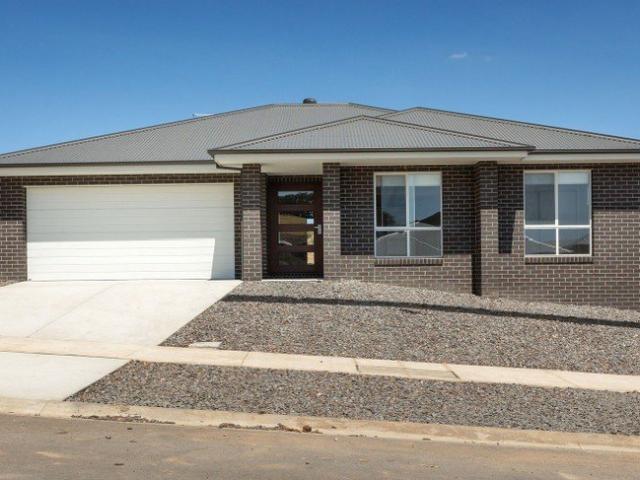 House for rent in Leneva, Victoria