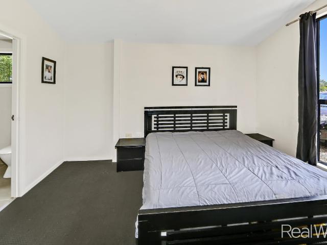 Cottage for sale in Sharon, Queensland