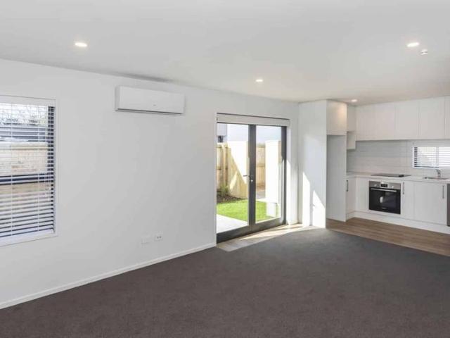 Townhouse for rent in Heathcote, Canterbury