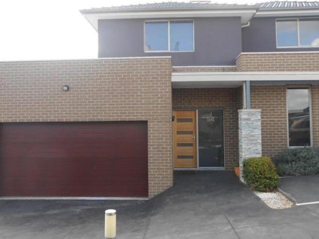 Townhouse for rent in Camerons Creek, Victoria