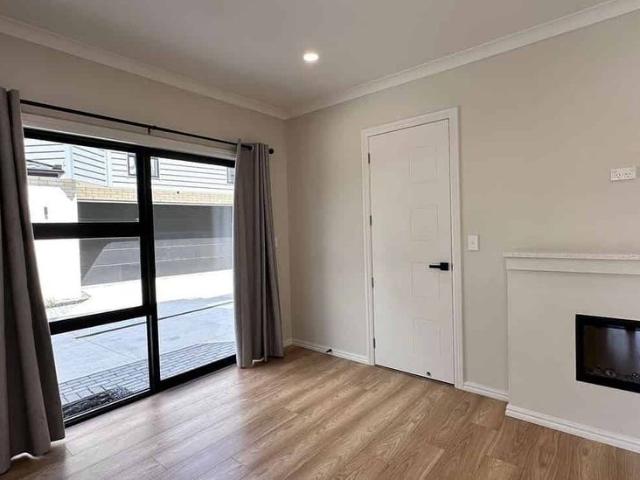 Townhouse for rent in Howick, Oroua County