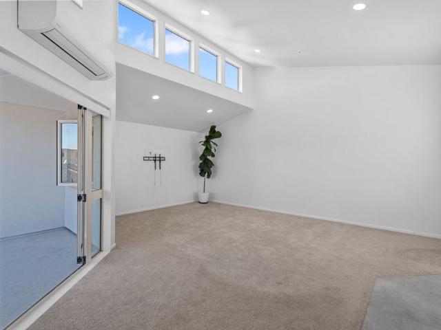 Townhouse for rent in Westmere