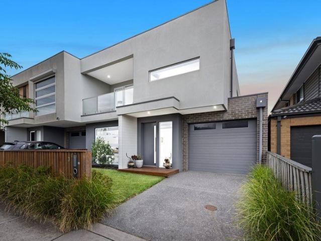 Townhouse for sale in Camerons Creek, Victoria