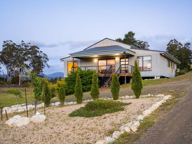 House for sale in Glaziers Bay, Tasmania