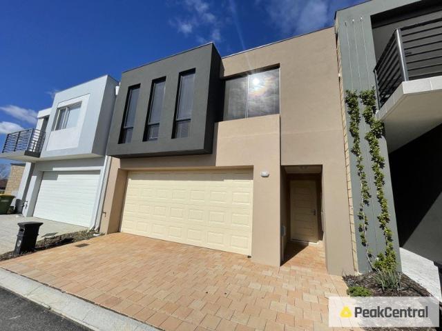 Townhouse for rent in Success, Western Australia