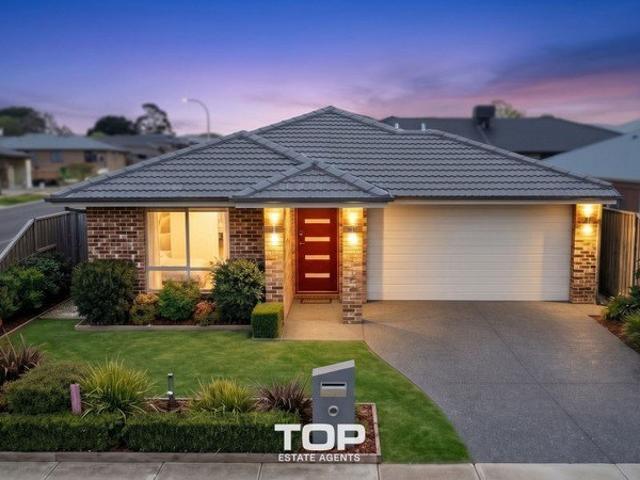House for sale in Crownlea, Warragul