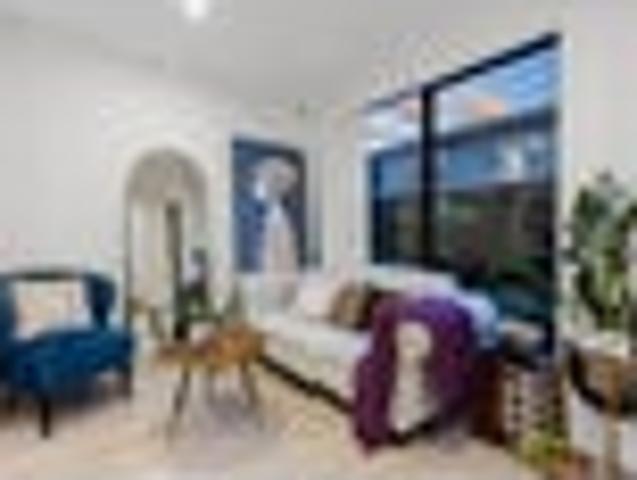 Townhouse for sale in Paremoremo