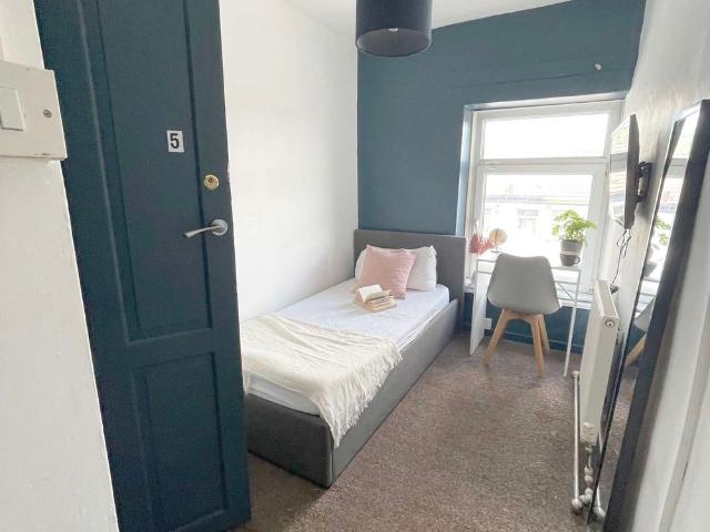 Room for rent in Aberaman North, Wales
