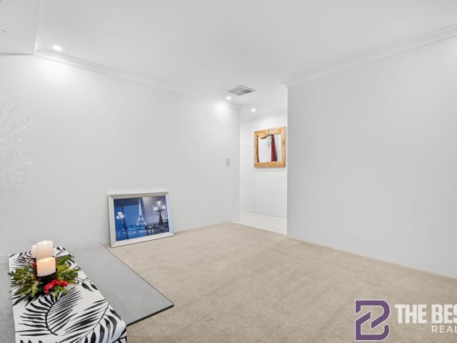 House for sale in Wattle Grove, Western Australia