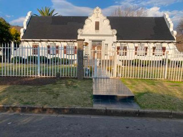 House for sale in Queenstown, Eastern Cape