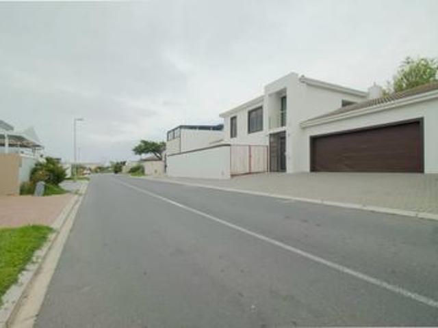 House for sale in Blouberg, Western Cape