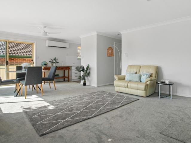 Villa for rent in Lake Haven, Central Coast Council