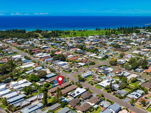 Villa for sale in Long Jetty, New South Wales