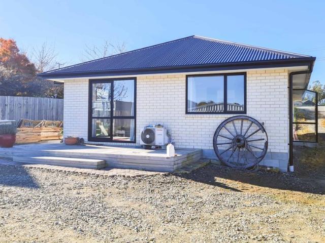 House for rent in Otakou