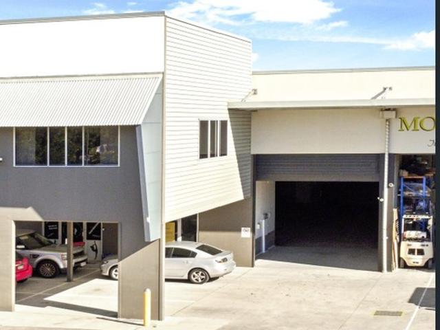 Warehouse for rent in Toombul, Queensland