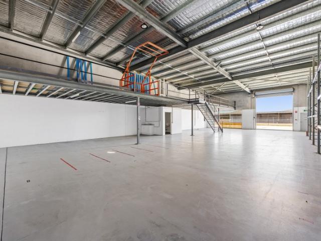 Warehouse for rent in Bibra Lake, Western Australia
