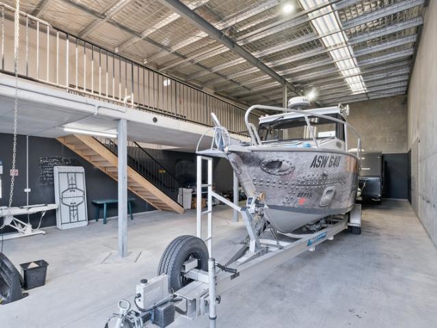 Warehouse for rent in Kings Creek, Queensland