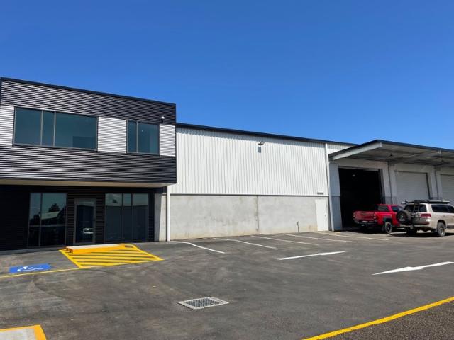 Warehouse for rent in Piallamore, New South Wales