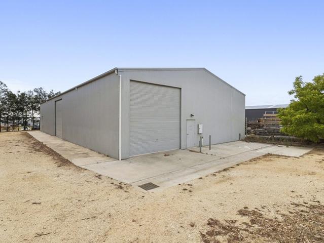 Warehouse for sale in Colac East, Victoria