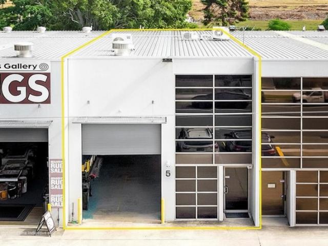 Warehouse for rent in Toombul, Queensland