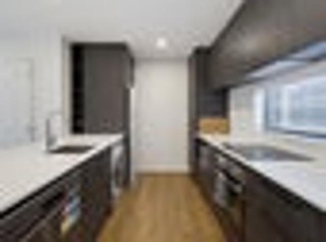 Townhouse for sale in Addington, Canterbury