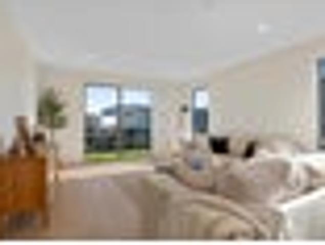 House for sale in Chaslands, Canterbury