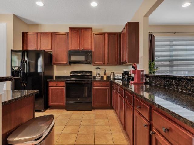 Room for rent in Four Corners, Florida