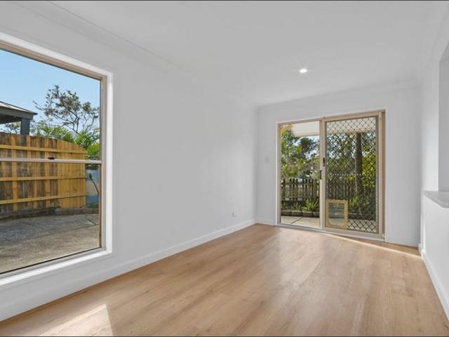 Townhouse for rent in Labrador, Gold Coast City