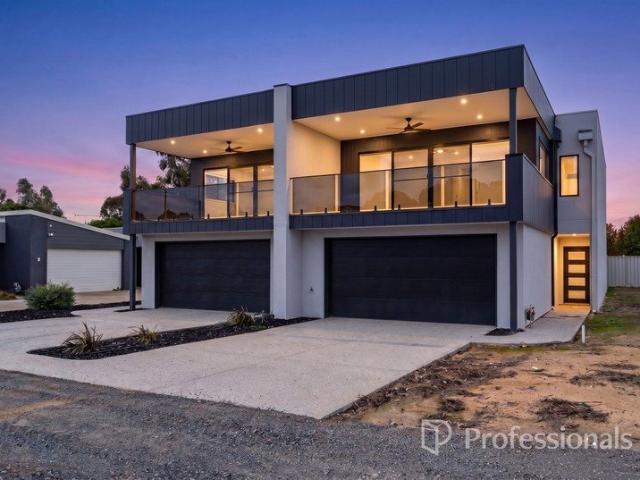 Townhouse for sale in Yarrawonga, Victoria