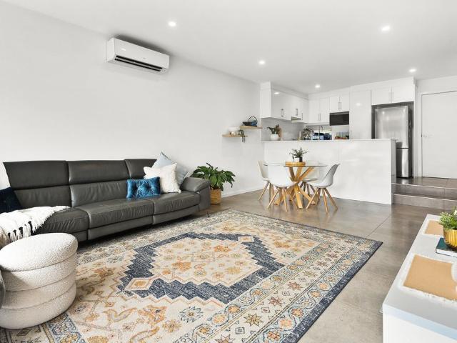 Townhouse for rent in Mount Warrigal, Shellharbour City Council