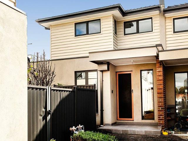 Townhouse for rent in Camerons Creek, Victoria