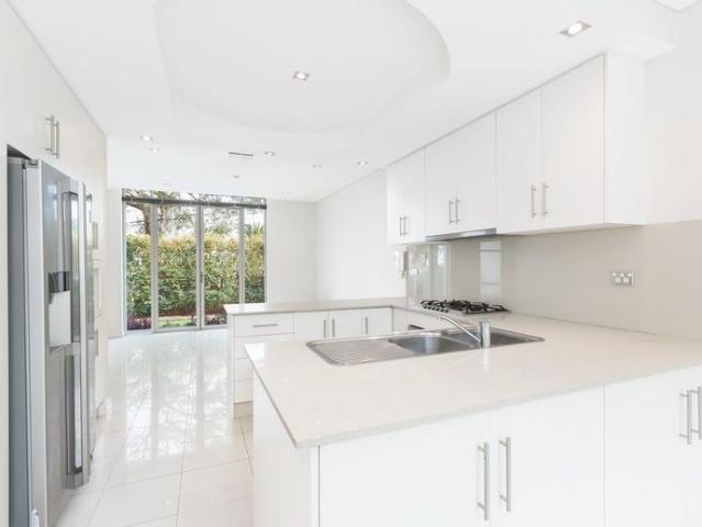 Townhouse for rent in Sutherland, New South Wales