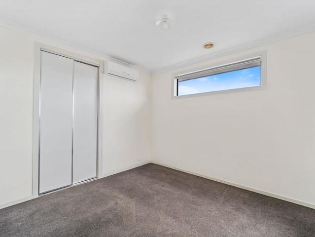 Townhouse for rent in Mount Waverley, Melbourne