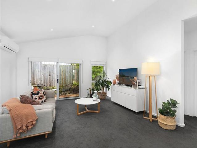 Townhouse for rent in Chilwell, Geelong