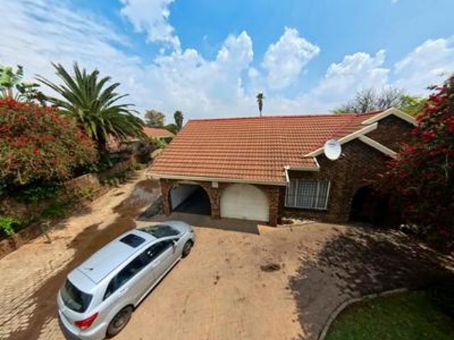 Townhouse for sale in Ekurhuleni, Gauteng