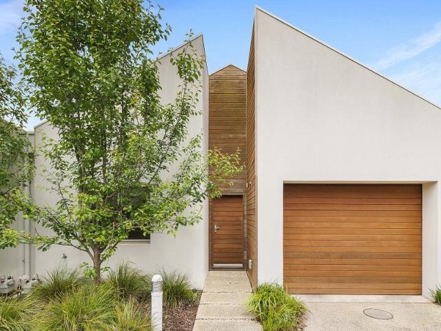 Townhouse for rent in Chilwell, Geelong