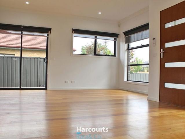 Townhouse for rent in Camerons Creek, Victoria