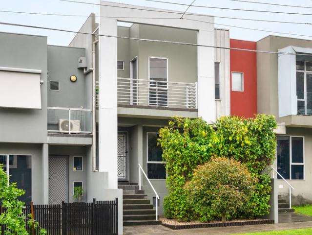 Townhouse for sale in Brunswick West, Melbourne