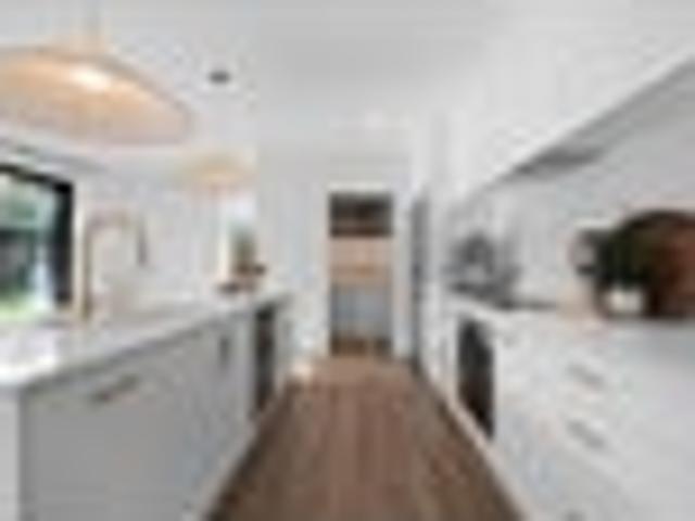 House for sale in Chaslands, Canterbury