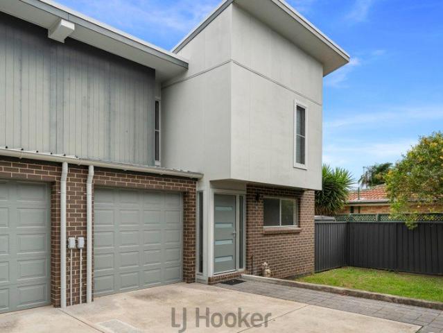 Townhouse for sale in Newcastle, Newcastle-Maitland