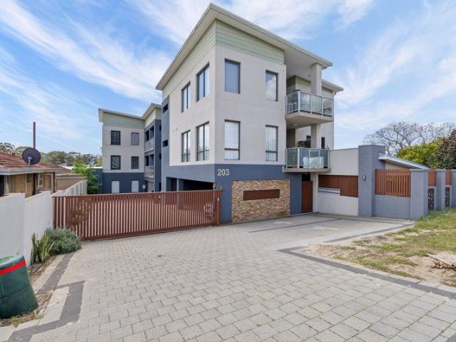Apartment for sale in Cloverdale, City of Belmont