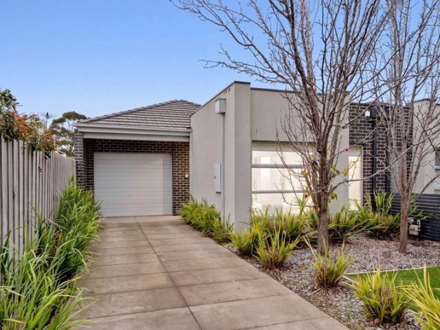 Townhouse for sale in Camerons Creek, Victoria