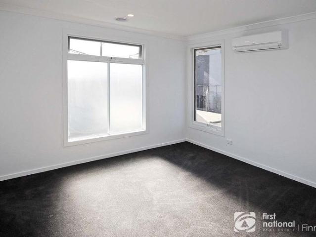 Townhouse for rent in Cranbourne, Melbourne