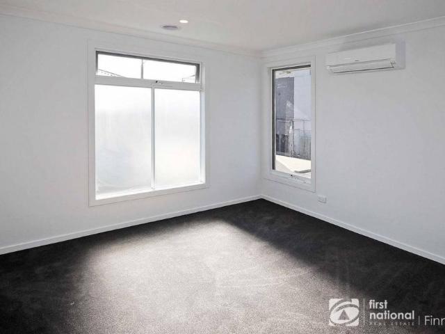Townhouse for rent in Cranbourne, Melbourne